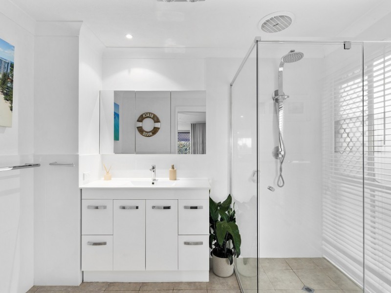 3 Nairn Court, Highland Park QLD 4211
