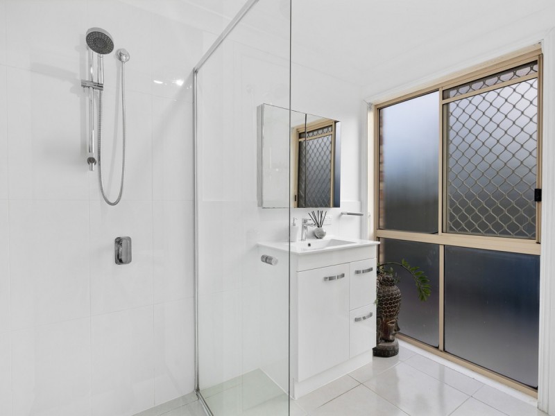 3 Nairn Court, Highland Park QLD 4211