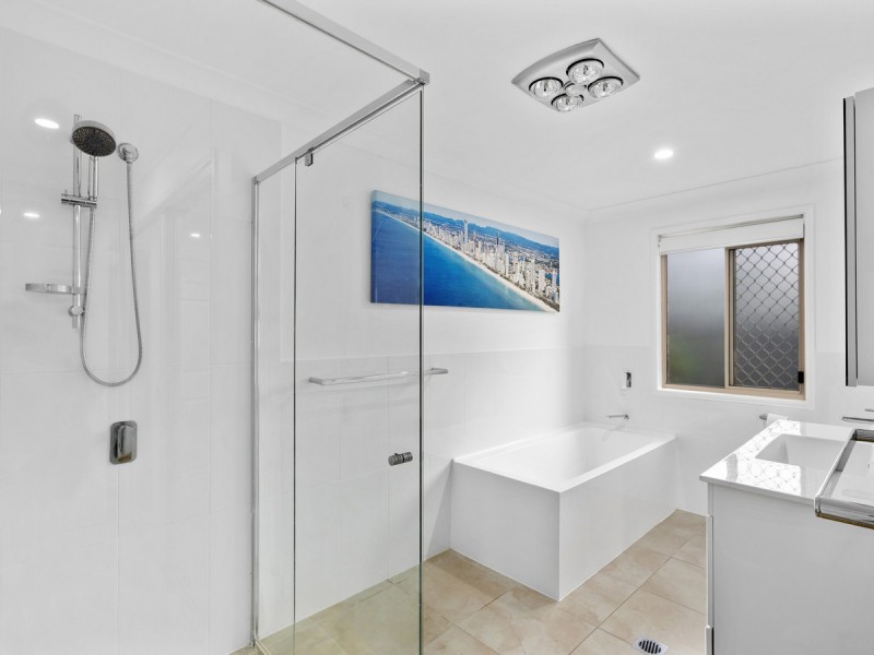 3 Nairn Court, Highland Park QLD 4211