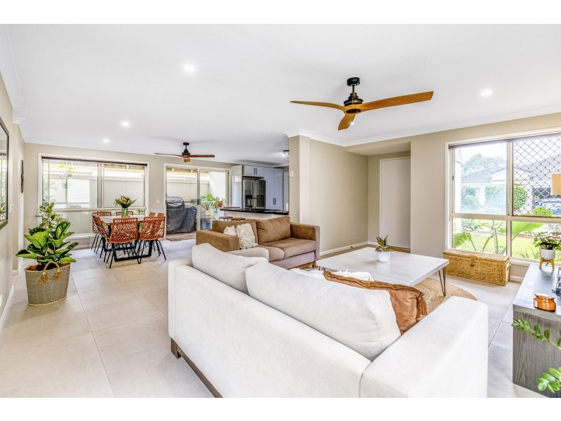 52/2-4 Langport Parade, Mudgeeraba QLD 4213