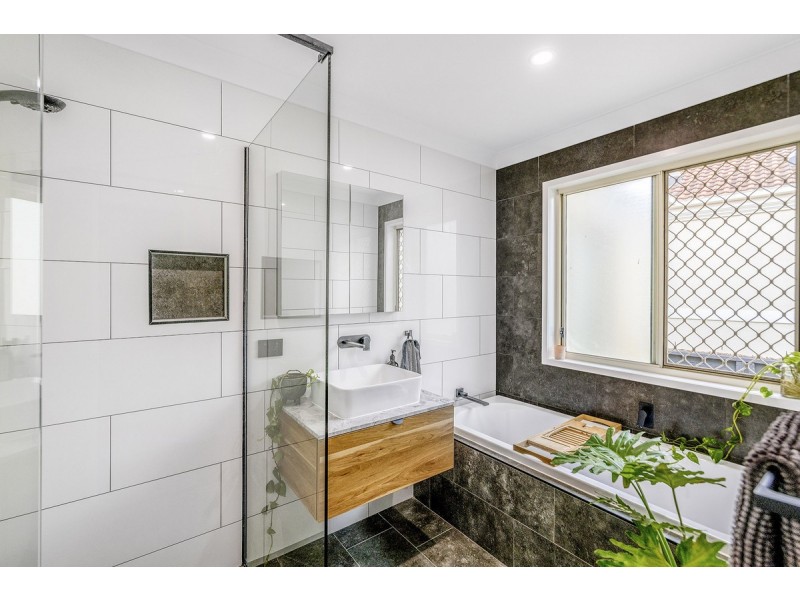 52/2-4 Langport Parade, Mudgeeraba QLD 4213