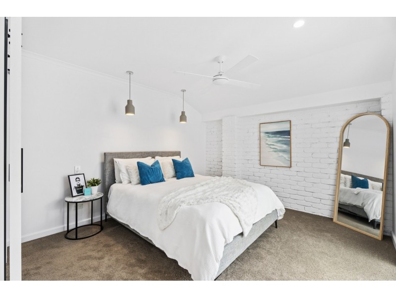 8 Roseville Court, Robina QLD 4226