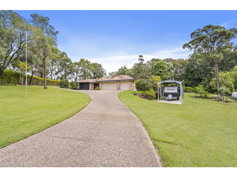 2 Lawnhill Drive, Nerang QLD 4211