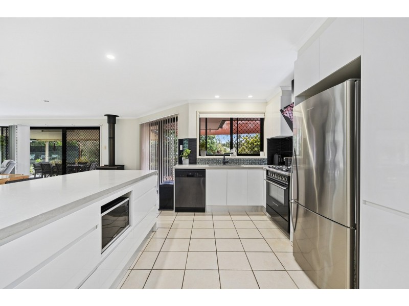 2 Lawnhill Drive, Nerang QLD 4211