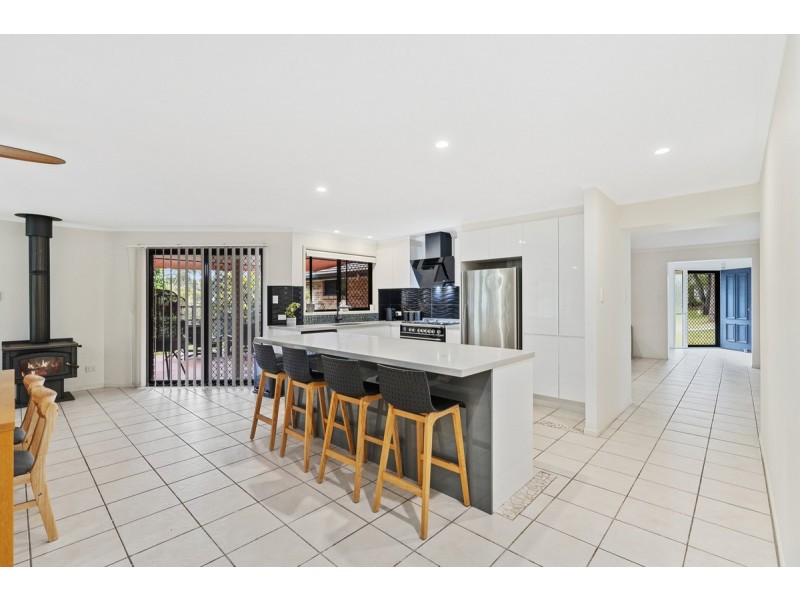 2 Lawnhill Drive, Nerang QLD 4211