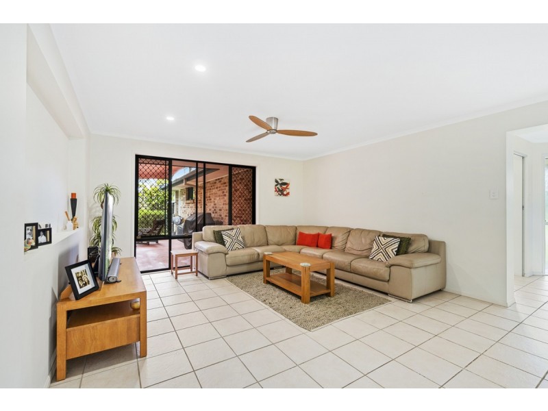 2 Lawnhill Drive, Nerang QLD 4211