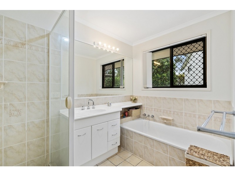 2 Lawnhill Drive, Nerang QLD 4211