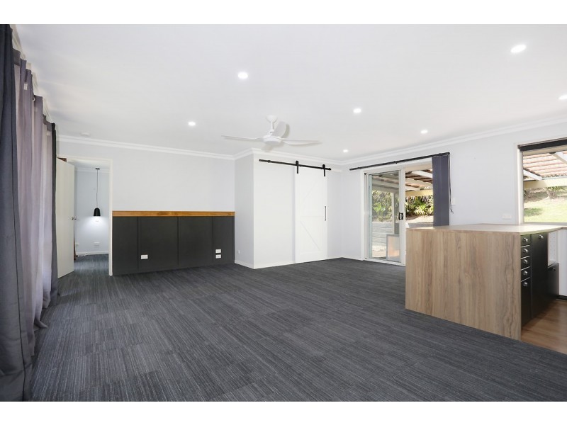 5 Buring Court, Highland Park QLD 4211