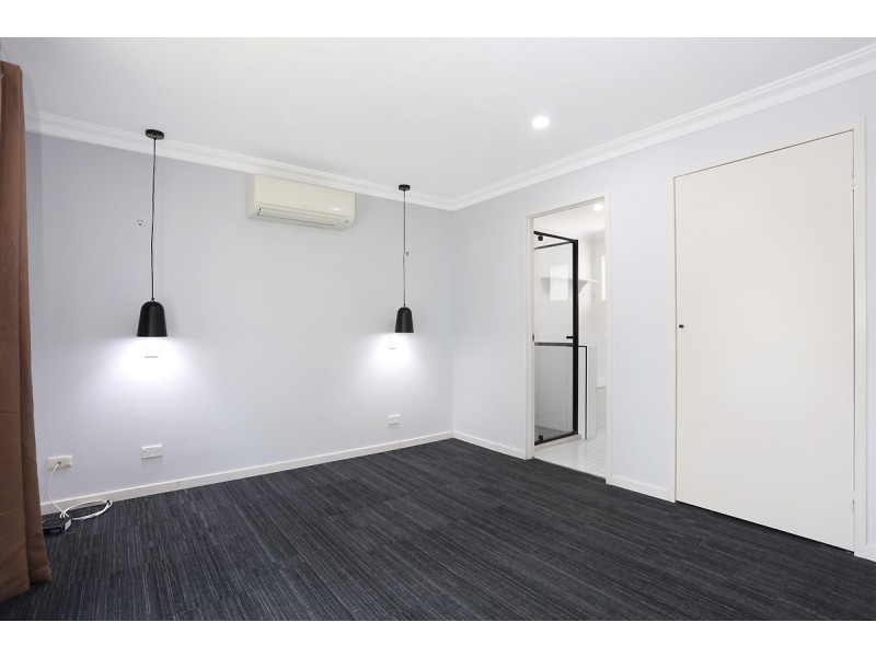 5 Buring Court, Highland Park QLD 4211