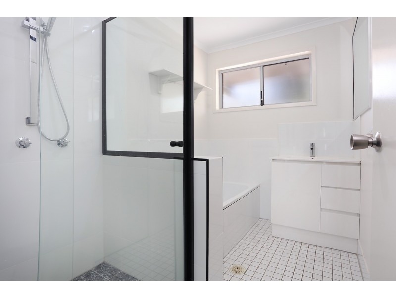 5 Buring Court, Highland Park QLD 4211