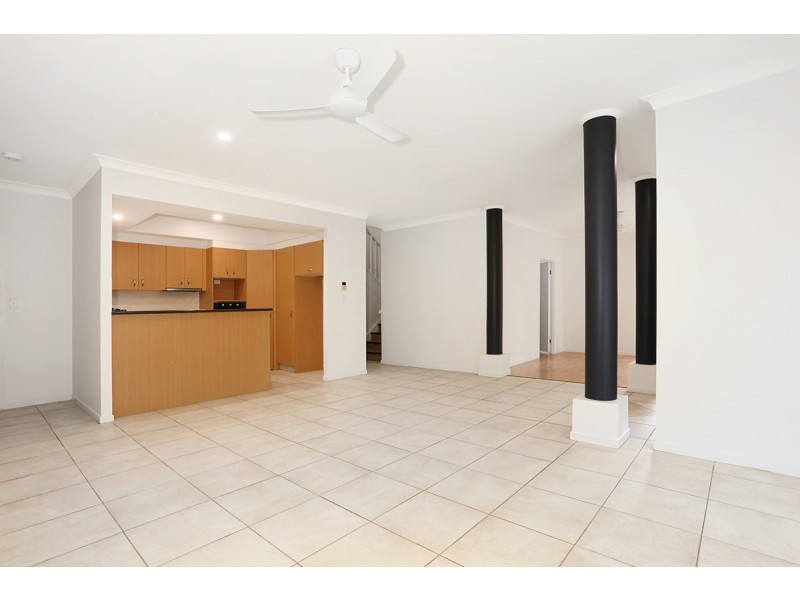 1/24 Ranier Crescent, Varsity Lakes QLD 4227