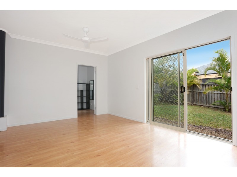 1/24 Ranier Crescent, Varsity Lakes QLD 4227