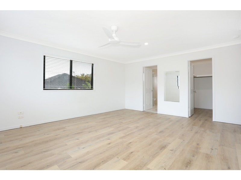 1/24 Ranier Crescent, Varsity Lakes QLD 4227