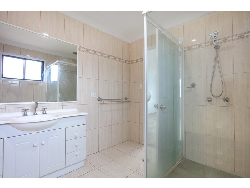 1/24 Ranier Crescent, Varsity Lakes QLD 4227