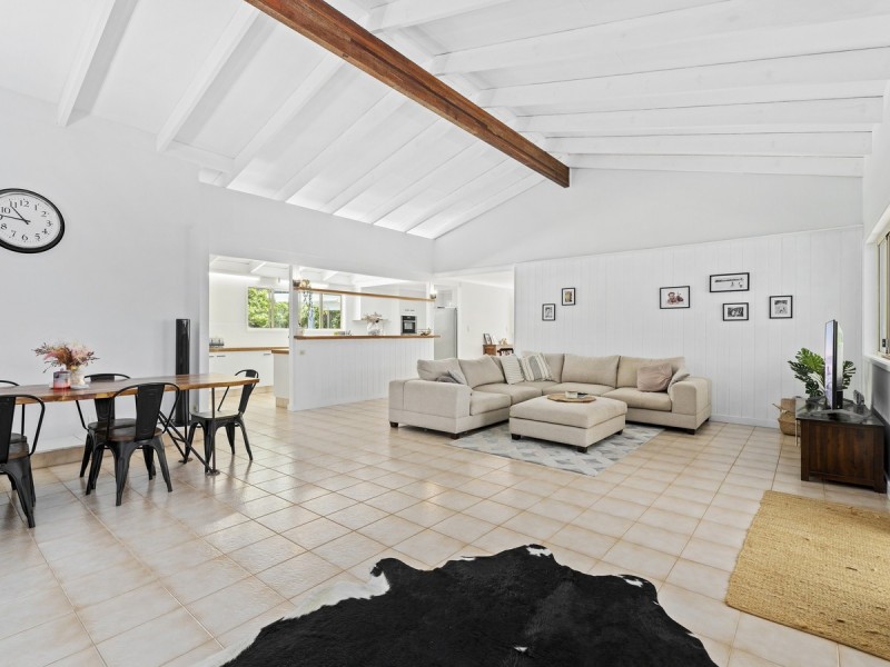 206 Dugandan Street, Nerang QLD 4211