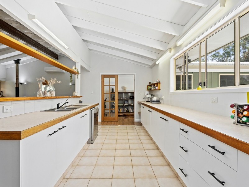 206 Dugandan Street, Nerang QLD 4211