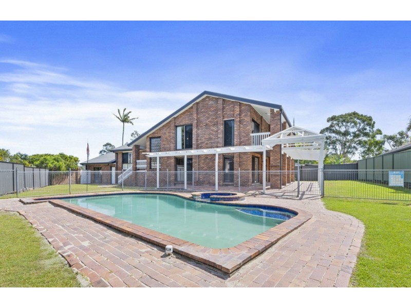7 Onyx Court, Carrara QLD 4211