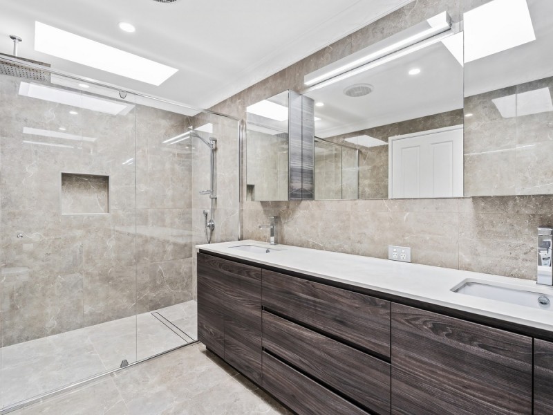 7 Onyx Court, Carrara QLD 4211