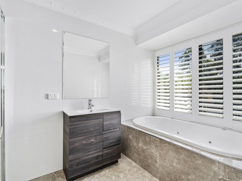 7 Onyx Court, Carrara QLD 4211