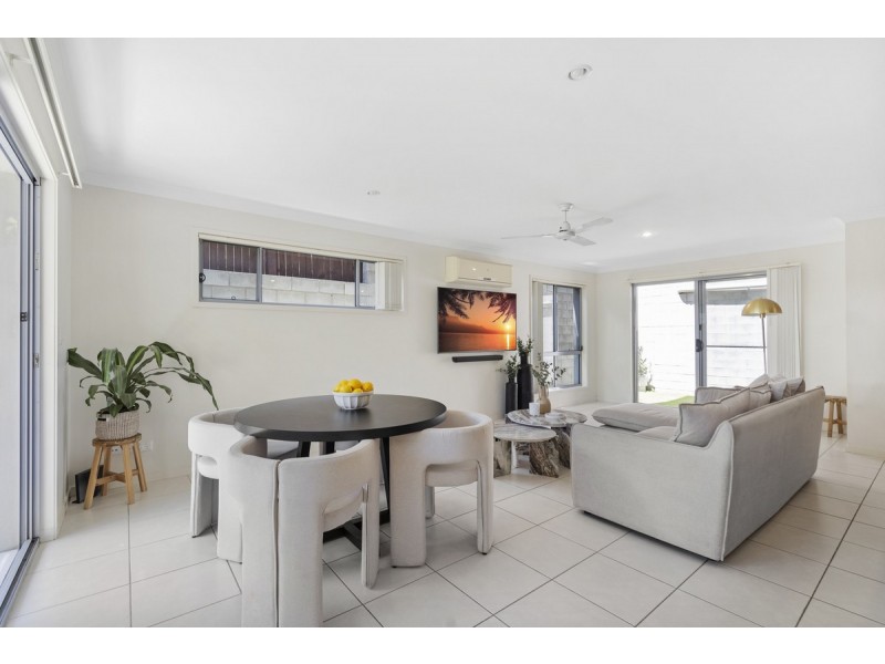 1/2 Bundy Court, Pimpama QLD 4209