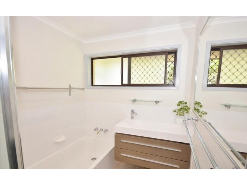 1/38 Binstead Drive, Southport QLD 4215