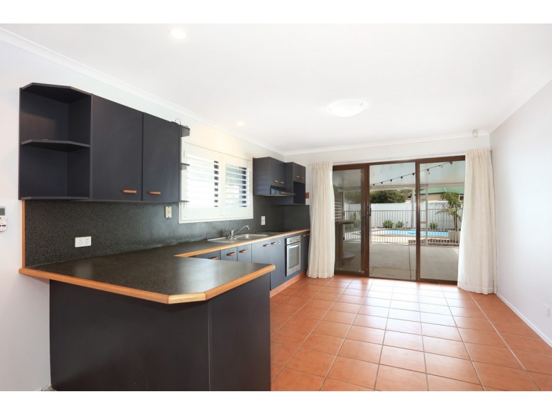 1 Jade Stone Court, Carrara QLD 4211