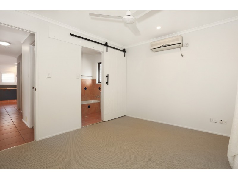 1 Jade Stone Court, Carrara QLD 4211