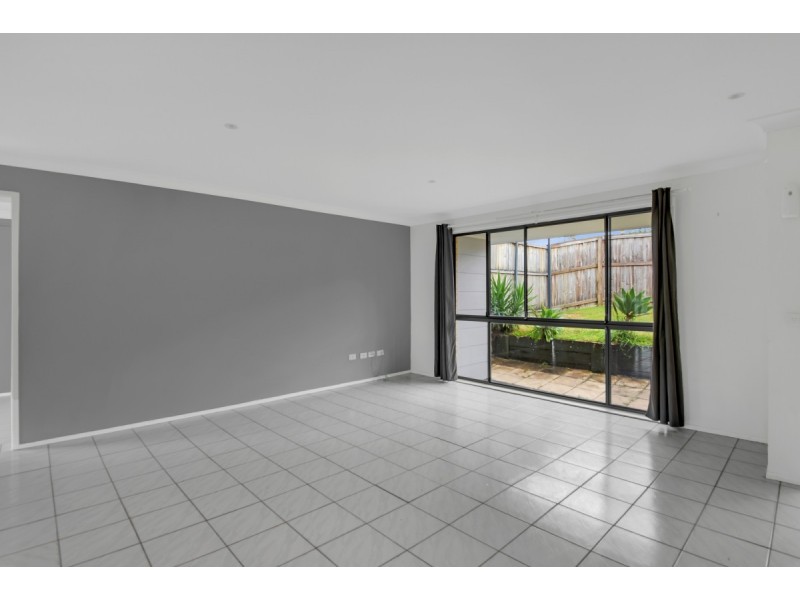 8 Jerrawa Street, Nerang QLD 4211