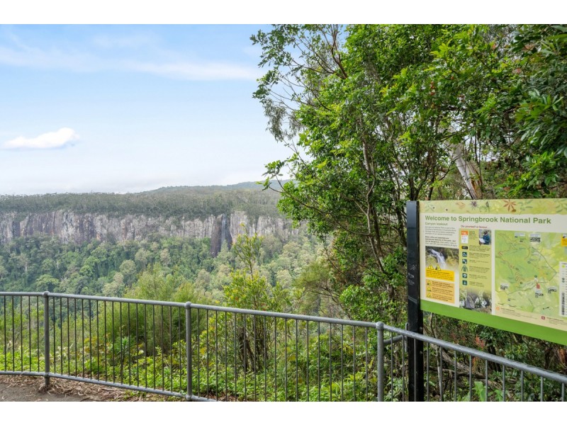 17 Banksia Road, Springbrook QLD 4213