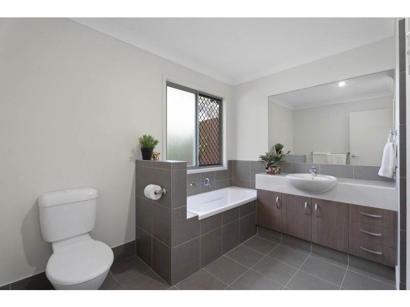 22 Silvereye Circuit, Gilston QLD 4211