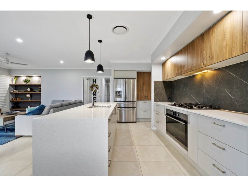24 Dorchester Close, Pimpama QLD 4209