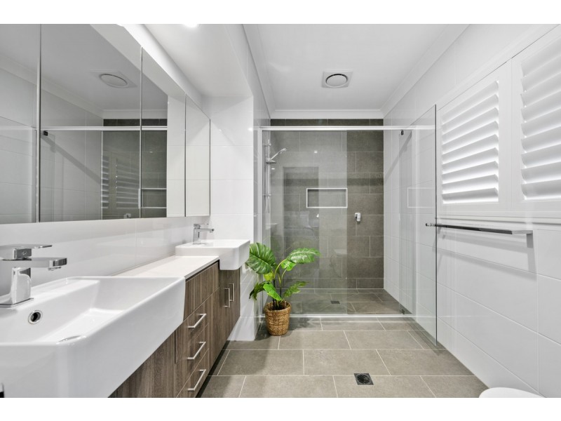 24 Dorchester Close, Pimpama QLD 4209