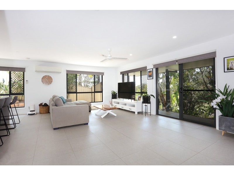 31 Renfrew Drive, Highland Park QLD 4211