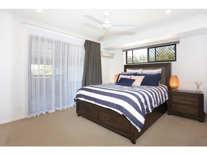 31 Renfrew Drive, Highland Park QLD 4211
