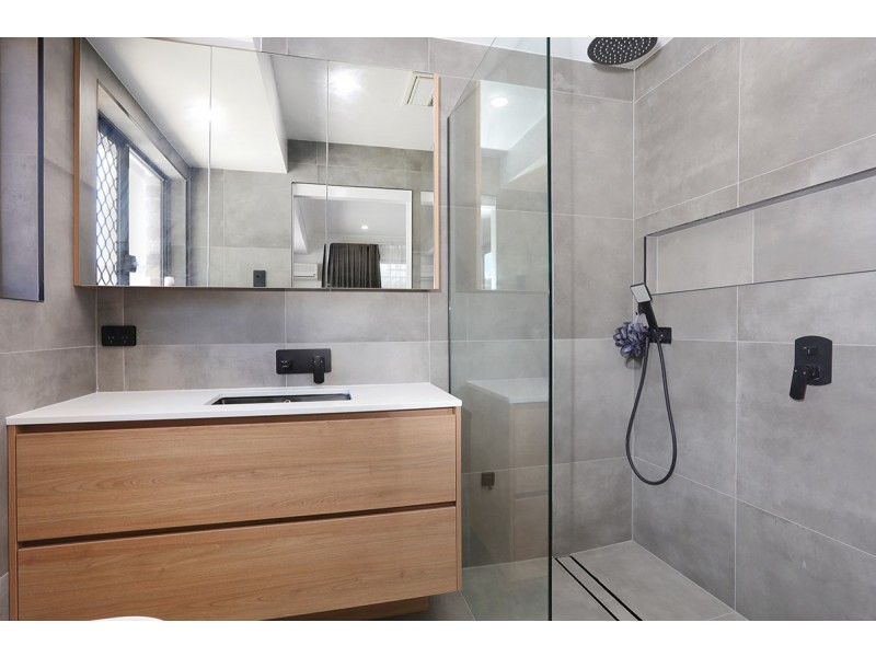 31 Renfrew Drive, Highland Park QLD 4211