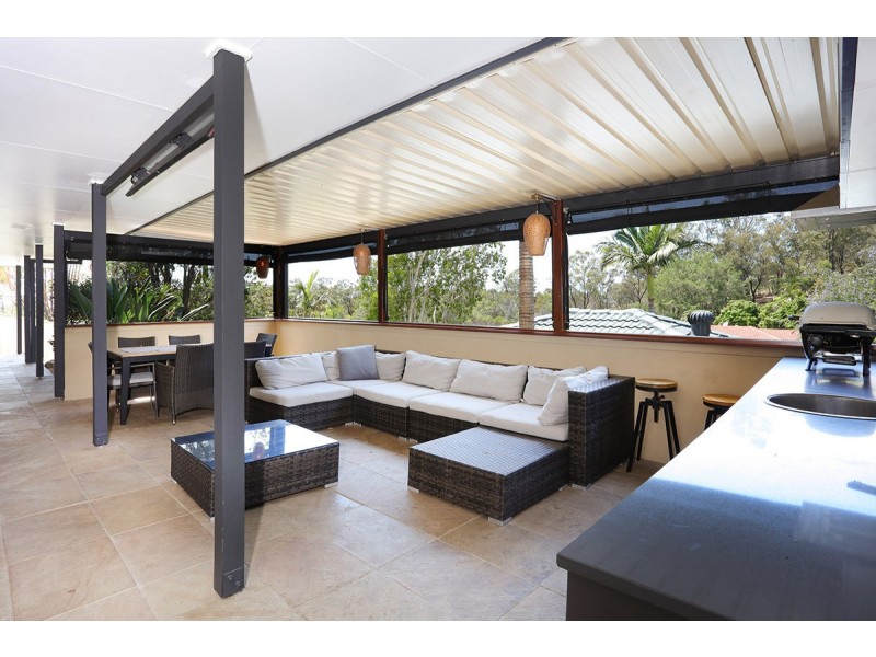 31 Renfrew Drive, Highland Park QLD 4211