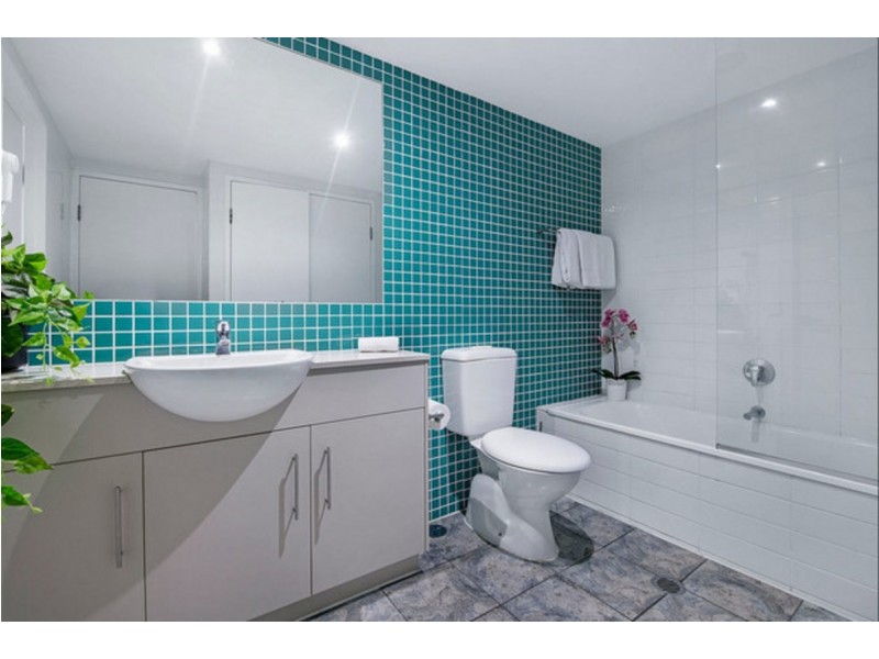 1008/1 Ocean Street, Burleigh Heads QLD 4220