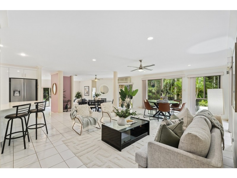 53 Winderadeen Drive, Highland Park QLD 4211