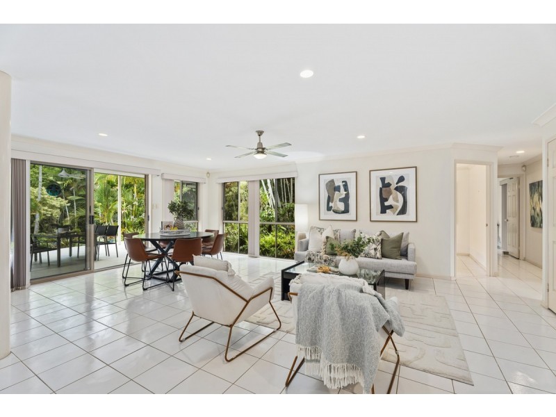 53 Winderadeen Drive, Highland Park QLD 4211