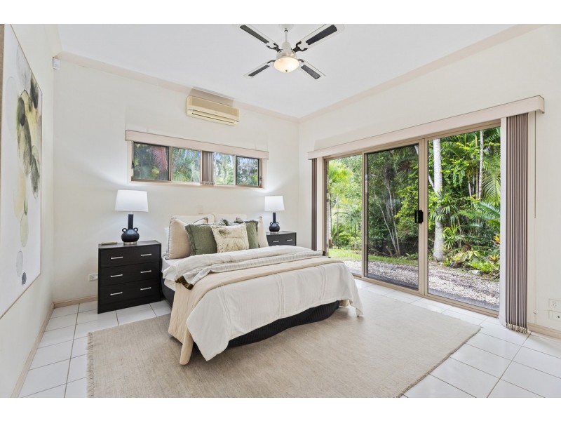 53 Winderadeen Drive, Highland Park QLD 4211