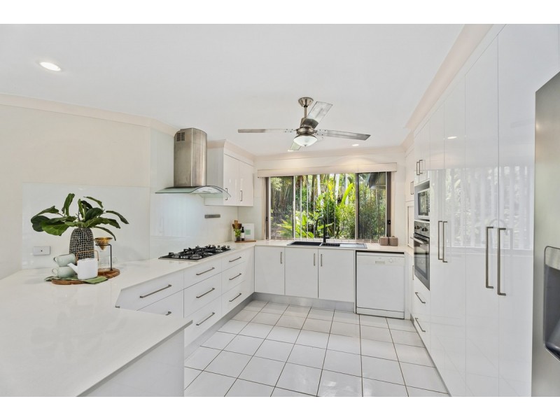 53 Winderadeen Drive, Highland Park QLD 4211