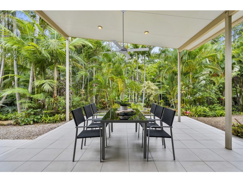 53 Winderadeen Drive, Highland Park QLD 4211