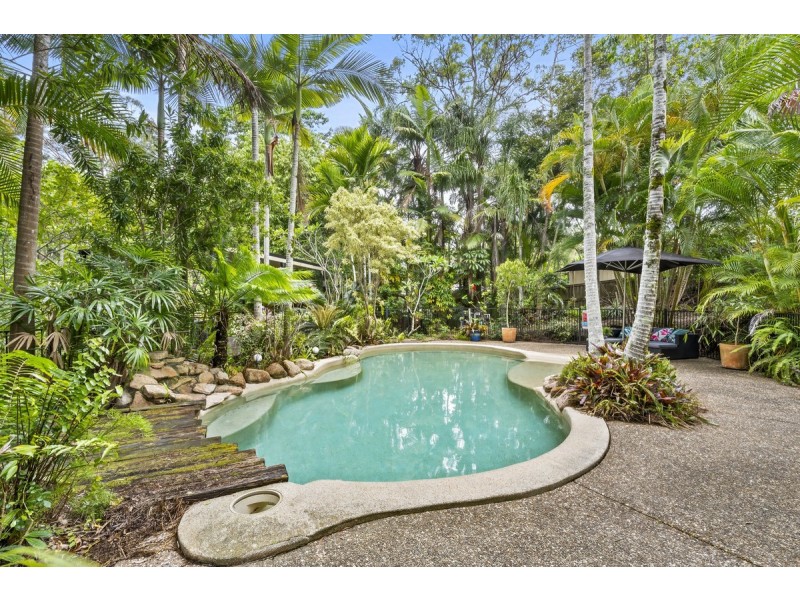 53 Winderadeen Drive, Highland Park QLD 4211