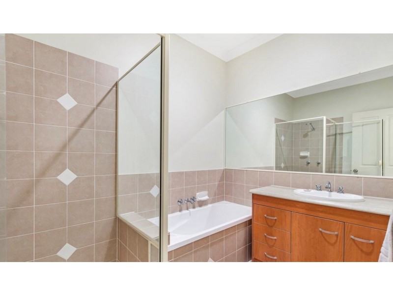 1/60 Freestone Drive, Upper Coomera QLD 4209