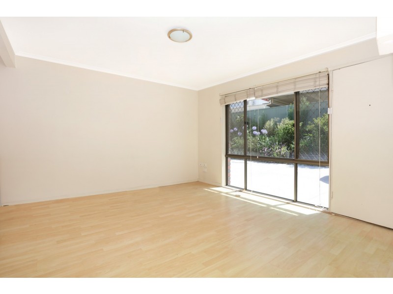 2/6 Parkridge Drive, Molendinar QLD 4214