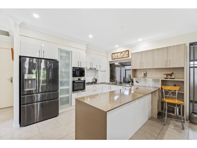 202/299 Napper Road, Arundel QLD 4214