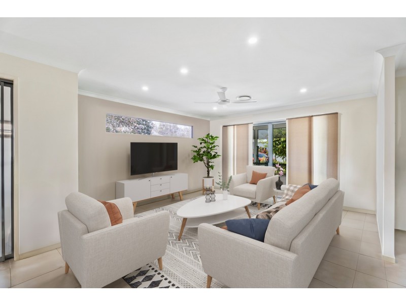 202/299 Napper Road, Arundel QLD 4214