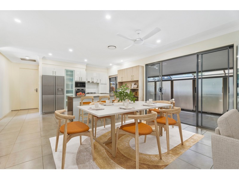 202/299 Napper Road, Arundel QLD 4214