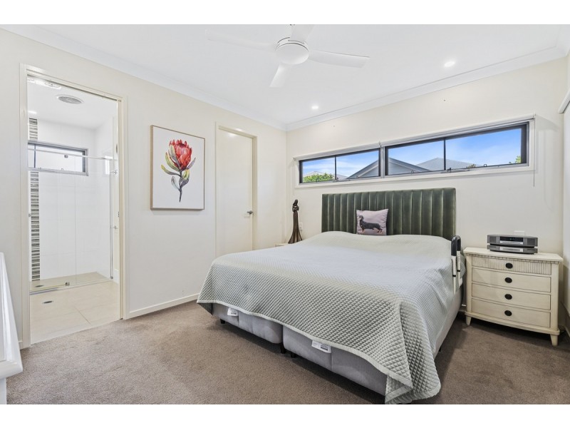 202/299 Napper Road, Arundel QLD 4214