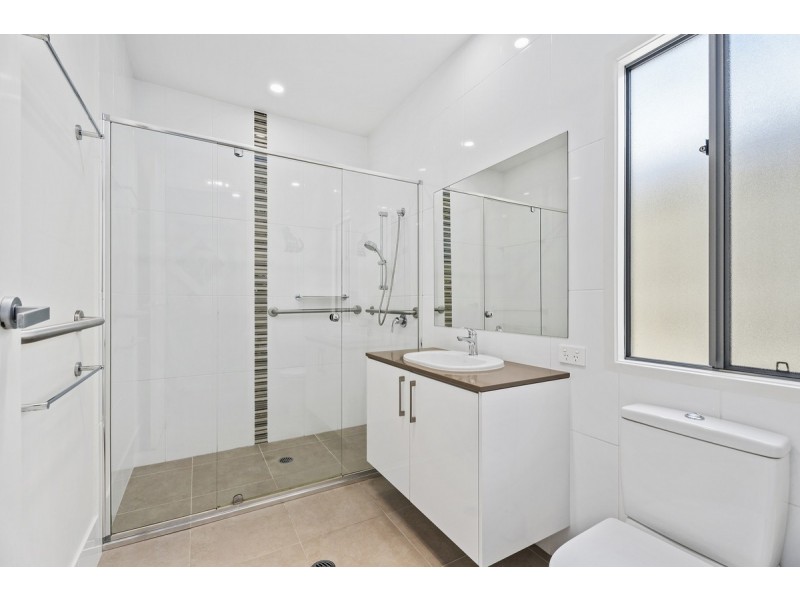 202/299 Napper Road, Arundel QLD 4214